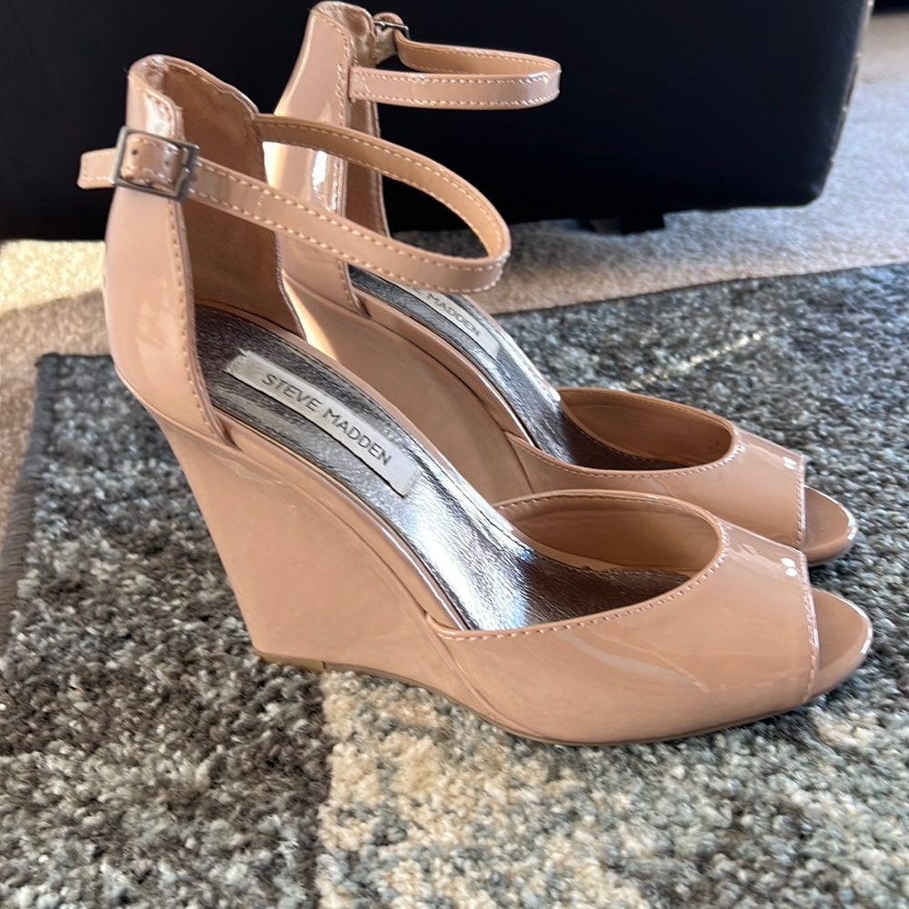 Steve Madden patent leather wedge heels